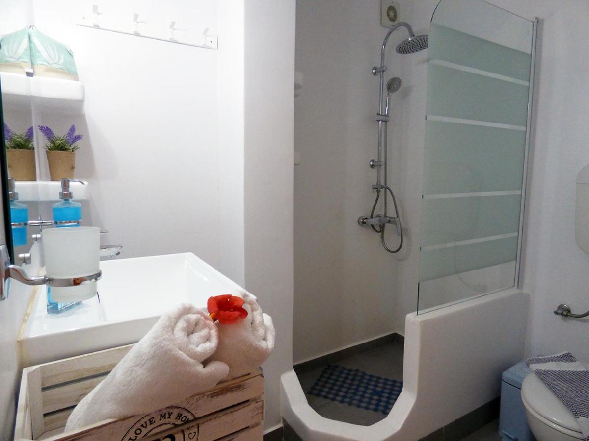 Tasoula Guest House Adamantas  Екстериор снимка