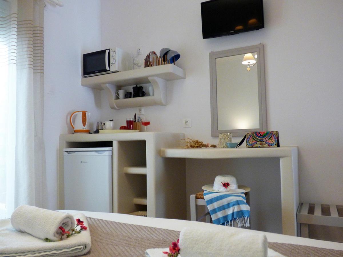 Tasoula Guest House Adamantas  Екстериор снимка